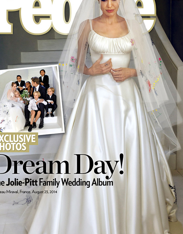 Here s Angelina Jolie s Wedding Dress Mandatory