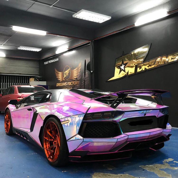 Hologram wrap Lamborghini Aventdador