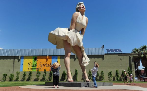 600px x 371px - Meanwhile in California: Massive Marilyn Monroe Statue Returning to Palm  Springs â€“ With Her Butt Flashing Visitors