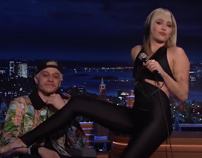 653px x 512px - Miley Cyrus Is Smoking While Serenading Pete Davidson With 'It Should Have  Been Me' (Well, It's Been Everybody Else Already) - Mandatory