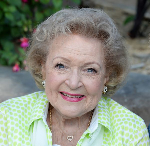 RIP Betty White: The Best GIFs to Celebrate the Hilarious Golden Girl's ...