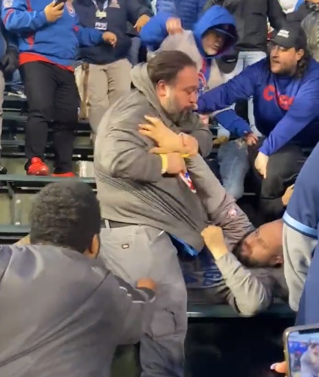 Cubs-White Sox fan fight: Bleacher brawl breaks out during Aug