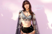 Blackpink Lisa Victoria's Secret Fashion Show outfits photos