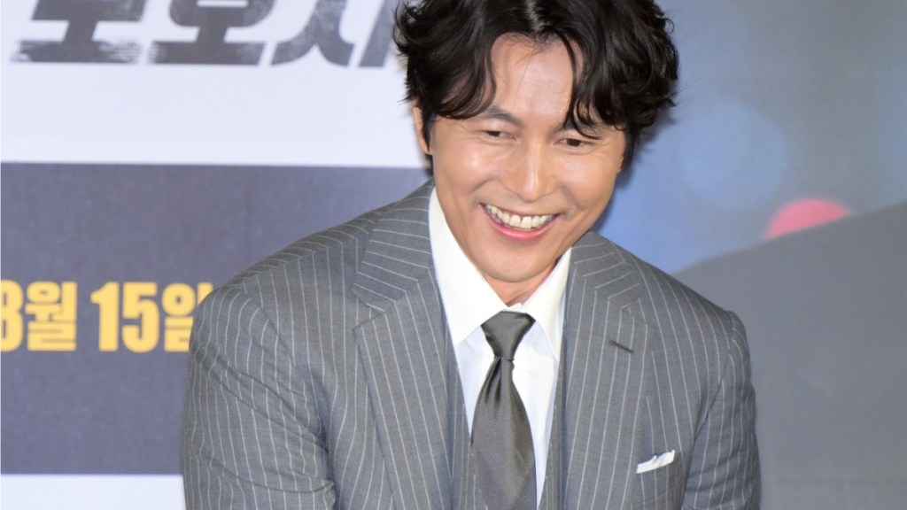 Here’s Why Fans Think Jung Woo-sung Has a Long-Term Girlfriend