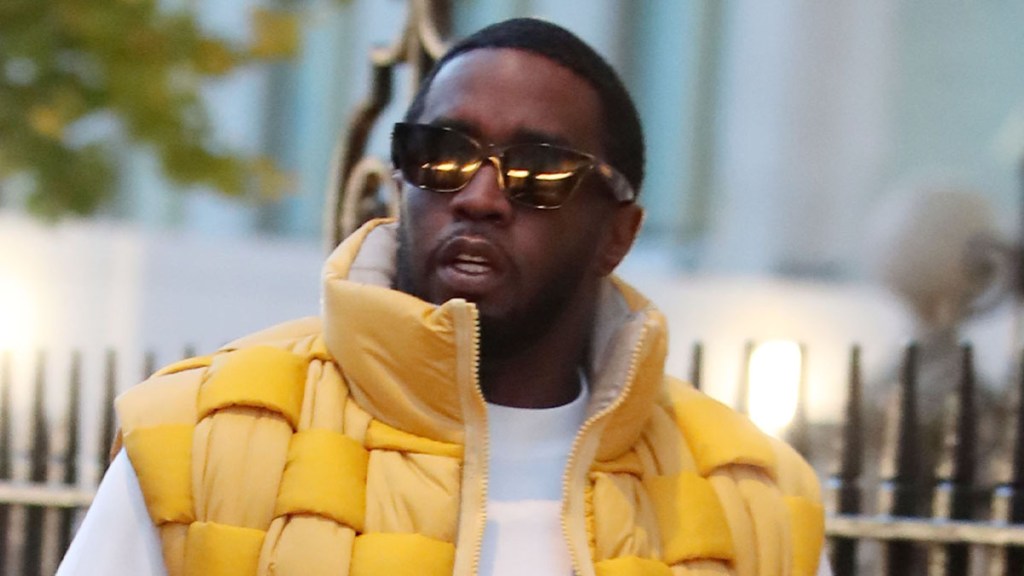 Prosecutors ask judge to keep Sean Diddy Combs in jail