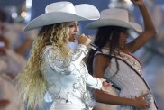 Beyoncé Brings Blue Ivy to Perform at NFL Christmas Halftime Show