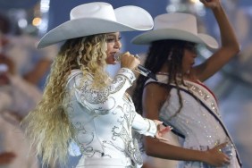 Beyoncé Brings Blue Ivy to Perform at NFL Christmas Halftime Show