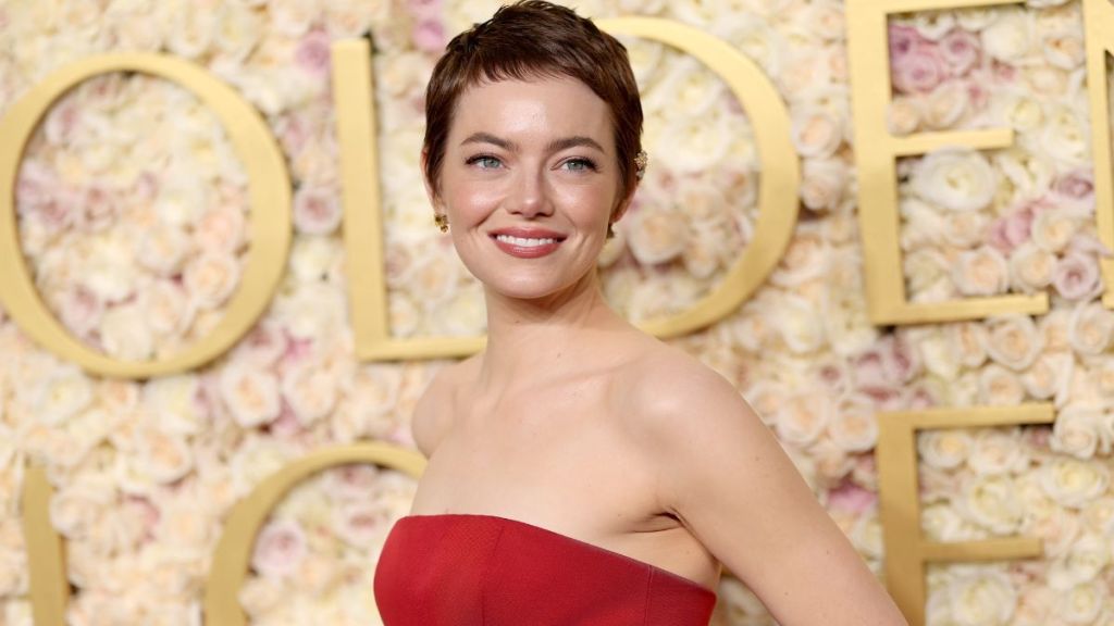 Emma Stone’s Hair Transformation in Golden Globes 2025 Photos Is Quite the Surprise