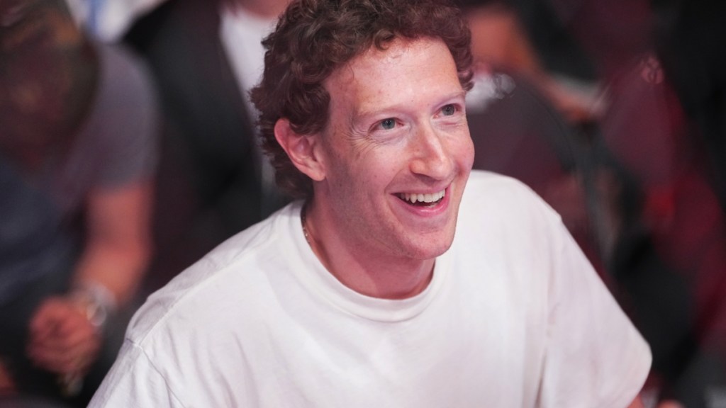 Mark Zuckerberg Criticizes Apple's 'Random Rules' & For Not Being 'Innovative