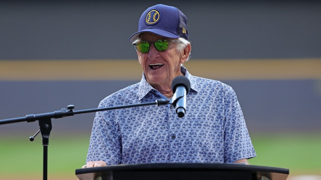 Brewers Broadcaster Bob Uecker Passes Away at 90