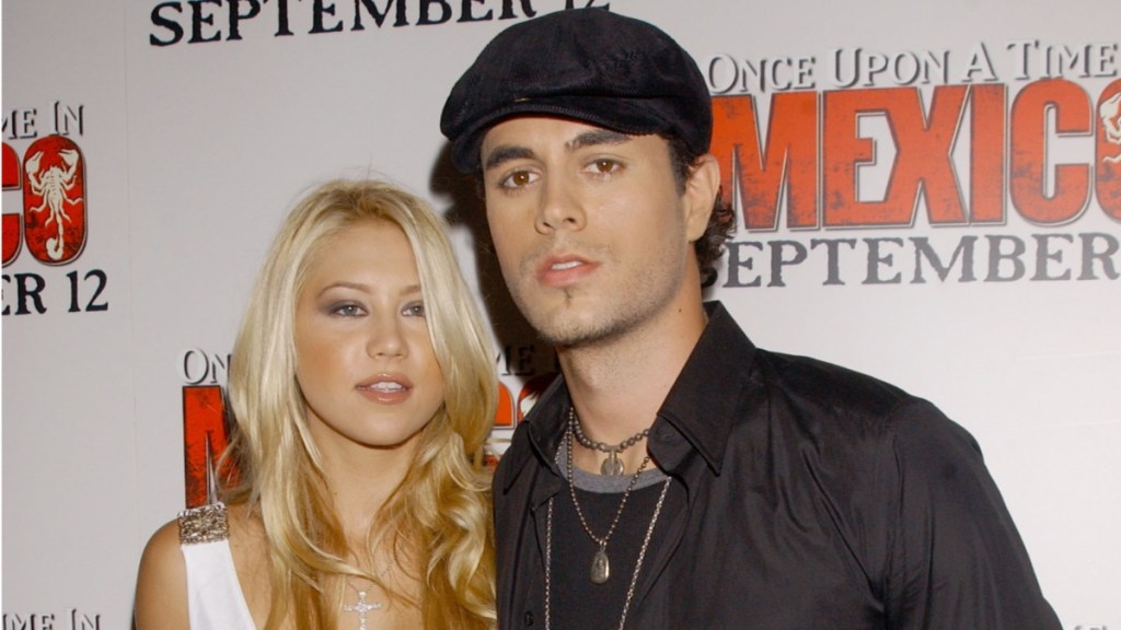 Who Is Enrique Iglesias' Girlfriend, Anna Kournikova & What Is Their Relationship History?