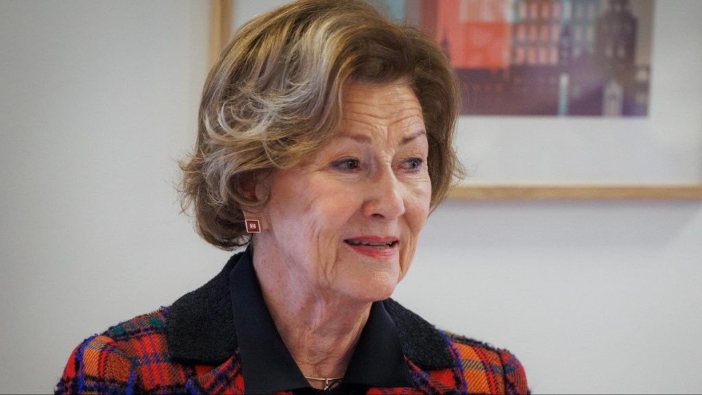 Norway Queen Sonja hospitalized