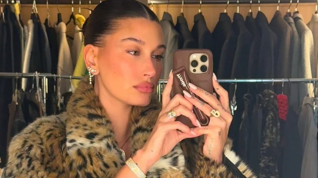 Hailey Bieber Aspen