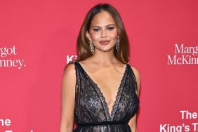 Chrissy Teigen social media