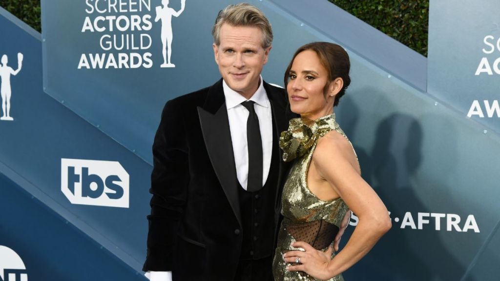 Cary Elwes and Lisa Marie Kubikoff attends the 26th Annual Screen Actors Guild Awards at The Shrine Auditorium on January 19, 2020 in Los Angeles, California.