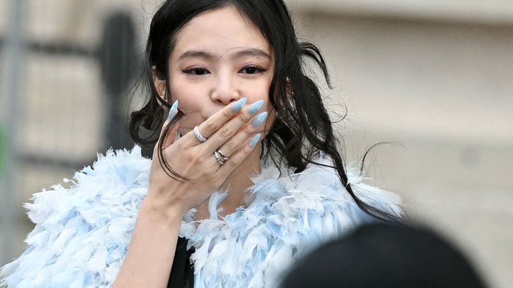 Jennie nails