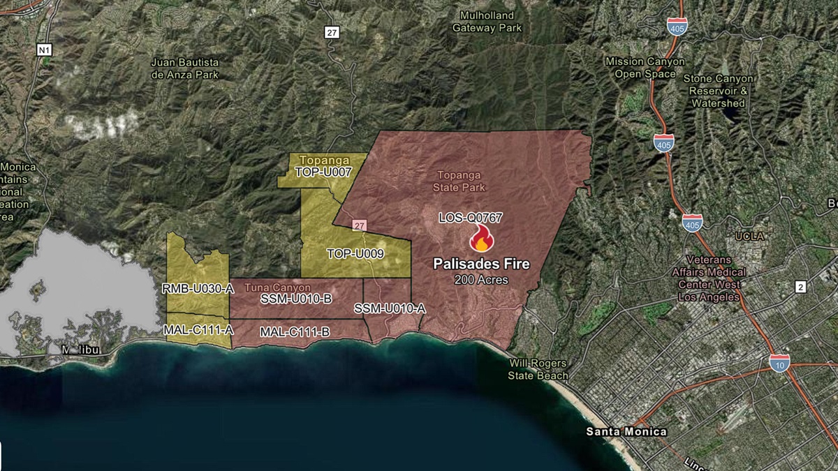 Palisades Fire: The LIVE Containment Map