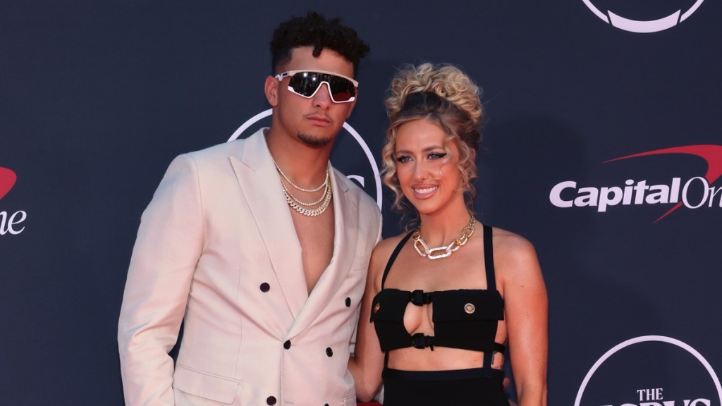 Brittany and Patrick Mahomes photo