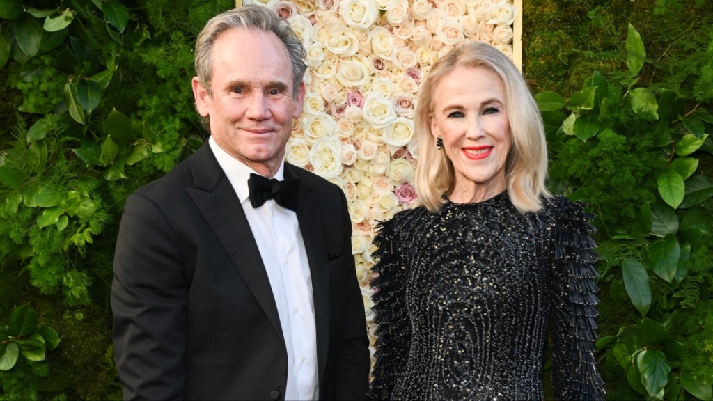 Who Is Catherine O'Hara's Husband, Bo Welch & What Is Their Relationship History?