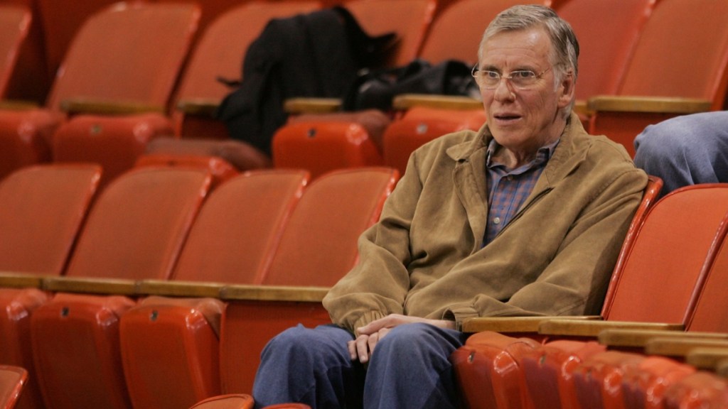 Penguins Broadcaster Mike Lange Passes Away at 76