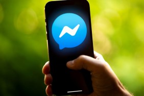 Facebook Messenger Icon Changes Color to Blue