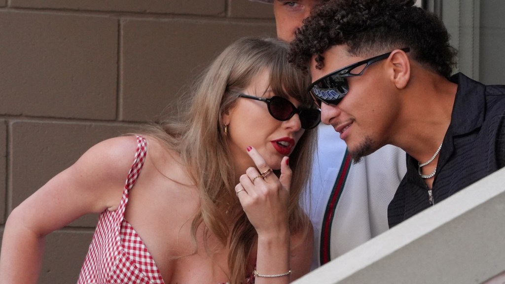 Patrick Mahomes Says Taylor Swift 'Inspires Billions' in Chiefs Interview