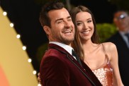 Justin Theroux Marries Nicole Brydon Bloom, Dances in Mexico