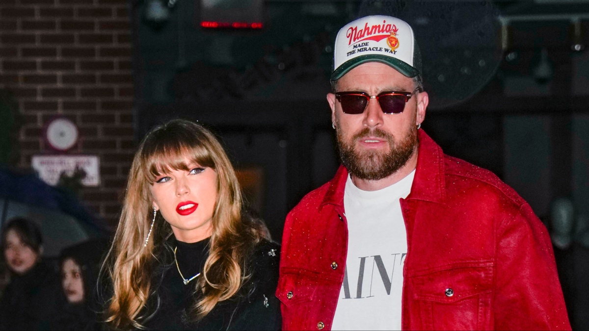 Travis Kelce's Neighbour Issues Apology for Taylor Swift Relationship