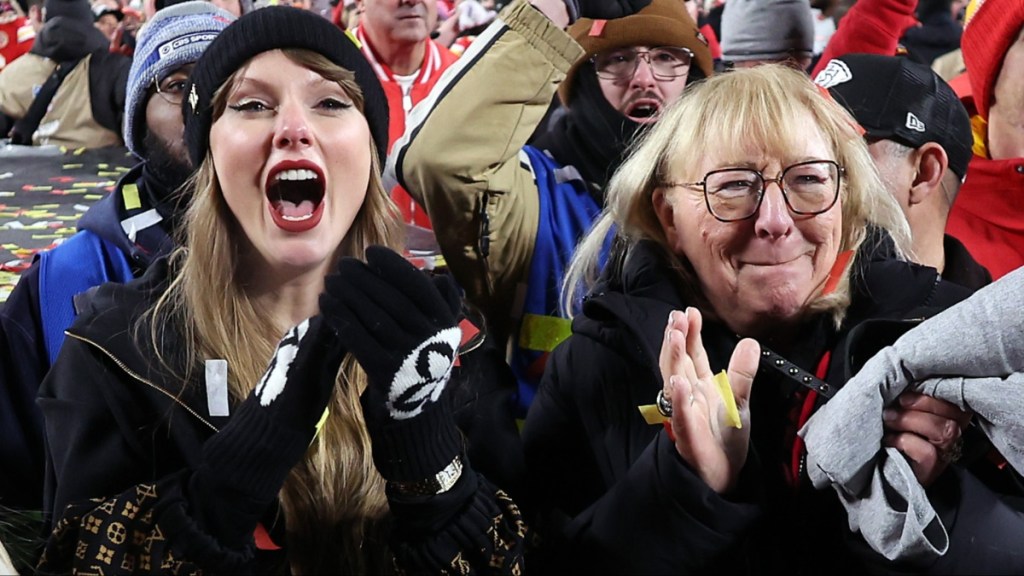 Travis Kelce mother Donna Kelce Taylor Swift