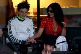 Timothee Chalamet Kylie Jenner kiss