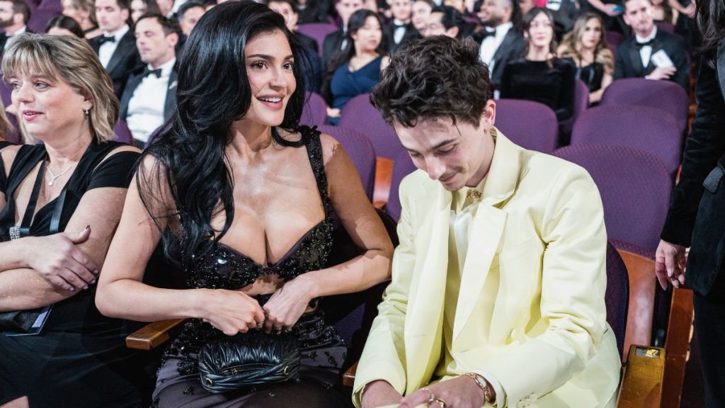 Kylie Jenner Timothee Chalamet Oscars video